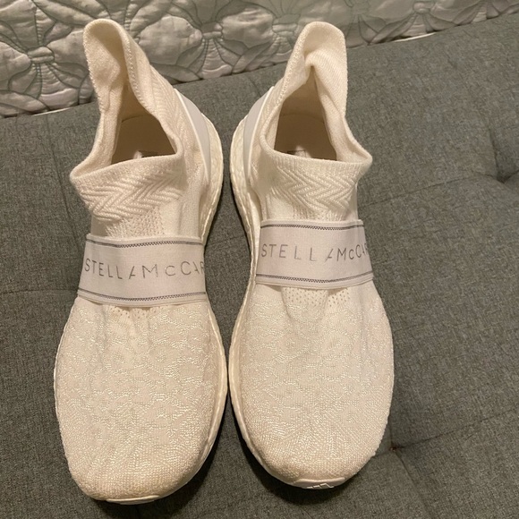 Stella McCartney Ultraboost x 3D Knit Shoes - Picture 2 of 12